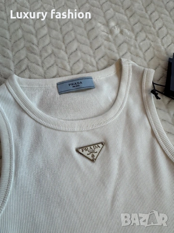 Дамски потник Prada, снимка 2 - Потници - 54548907