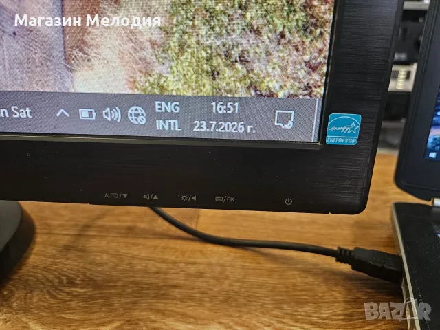 27" Монитор Philips 273V5LHAB/00 – Мащабен Full HD екран за работа и мултимедия, снимка 6 - Монитори - 55406075