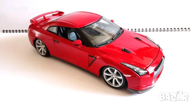 Nissan GT-R 2009 Bburago DIAMOND Мащаб 1:18, снимка 6 - Колекции - 55626301