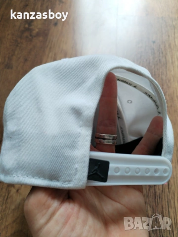 Nike Air Jordan AJ 13 Lucky Snapback Hat - страхотна мъжка шапка КАТО НОВА, снимка 9 - Шапки - 54824801