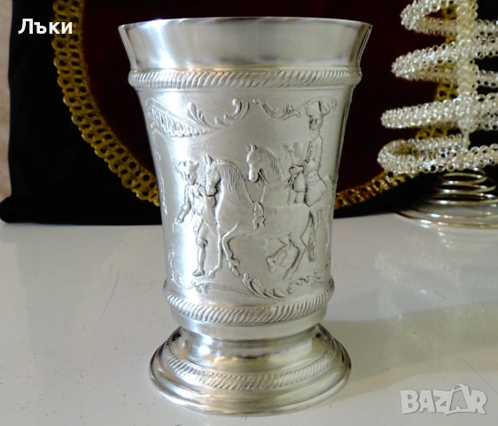 Калаена чаша с Ездачи в кралски одежди. , снимка 3 - Антикварни и старинни предмети - 54554453