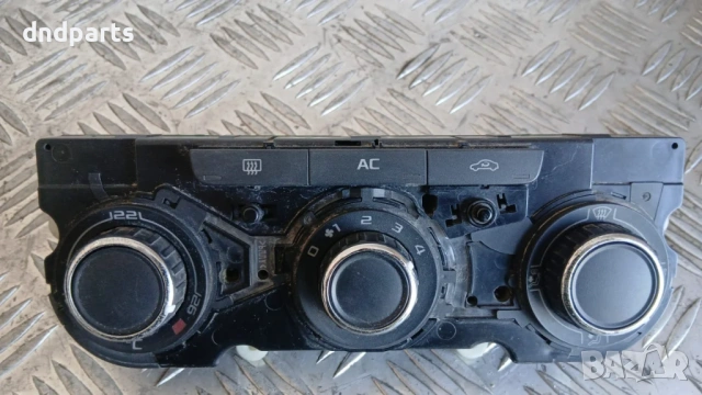 Панел климатроник Skoda Yeti 2010 3T0820047M 5HB009752-30