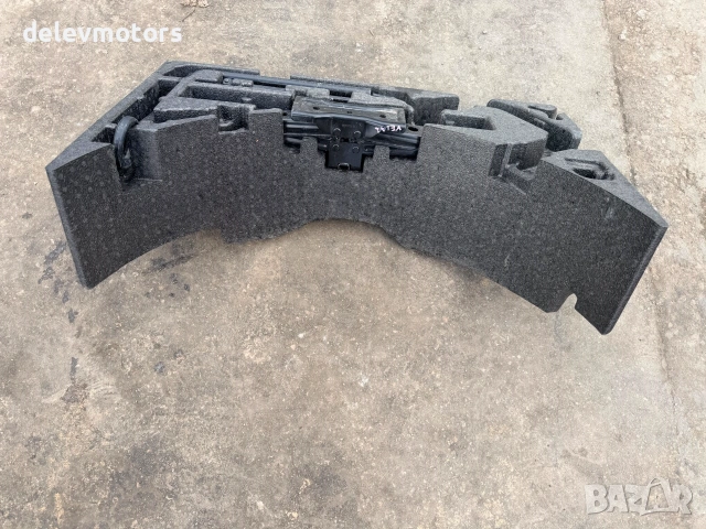 m8a2-19g381-be авариен комплект крик, ключ, кука от Land Rover Range Rover Velar (L560) 3.0 D , снимка 4 - Части - 55221445