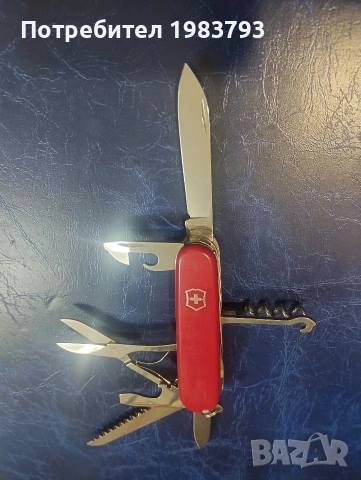Многофункционален Victorinox Huntsman,неизползван.