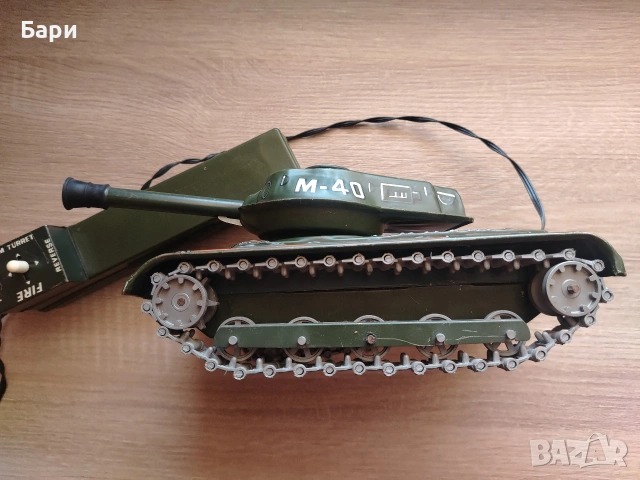 Стара метална играчка танк M-40 Walker Bulldog с дистанционно управление, Япония, снимка 5 - Колекции - 55159993