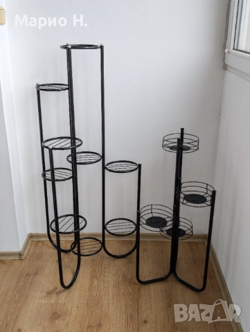 Два цветарника, стойки за цветя, метални, черни, за 9+4 саксии