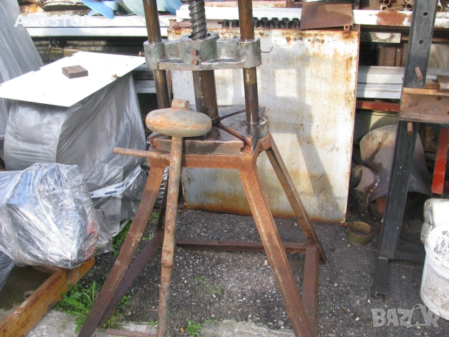 Винтова преса, снимка 5 - Други машини и части - 54138347