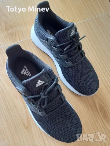 Почти нови маратонки ADIDAS