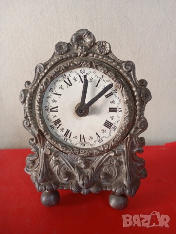 Винтидж настолен часовник