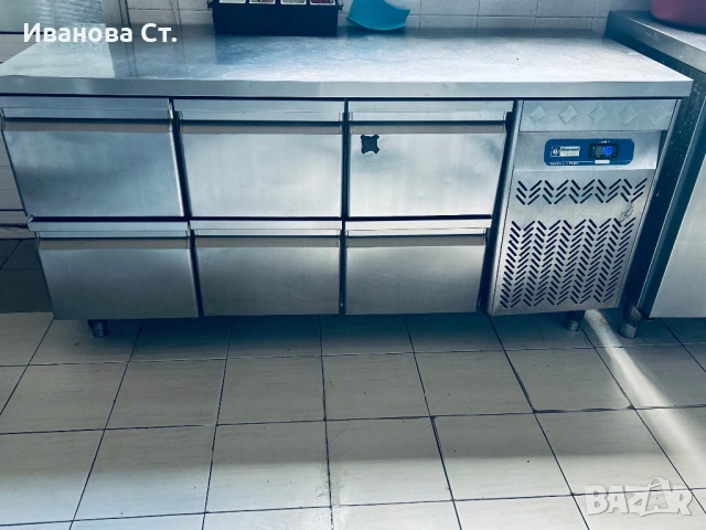 Професионална хладилна маса, снимка 2 - Обзавеждане на кухня - 54912051