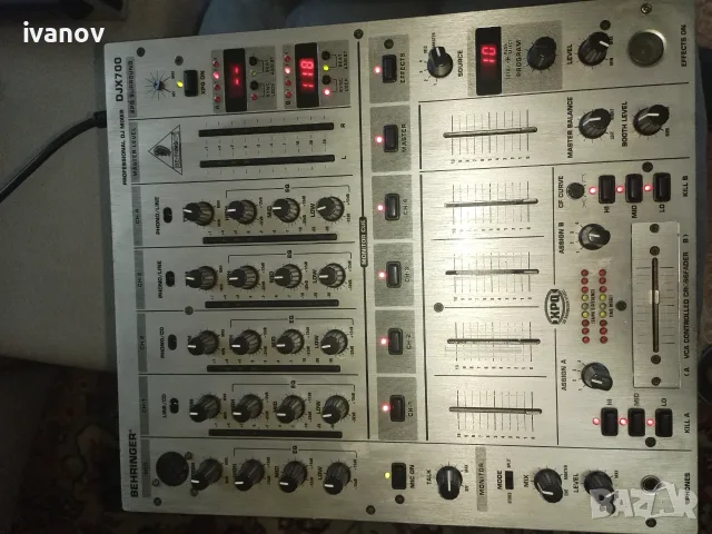 Behringer Pro Mixer DJX 700