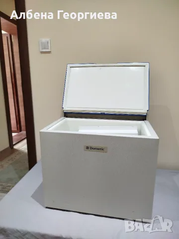 Амонячен хладилник DOMETIC - 12 V/220 V - gaz , снимка 2 - Хладилни чанти - 55528866