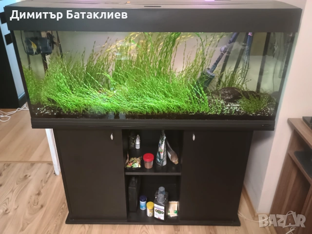 Аквариум със шкаф и каниастър