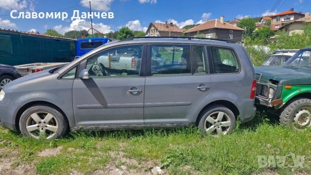 VW Touran 1.9TDi, снимка 3 - Автомобили и джипове - 54799717