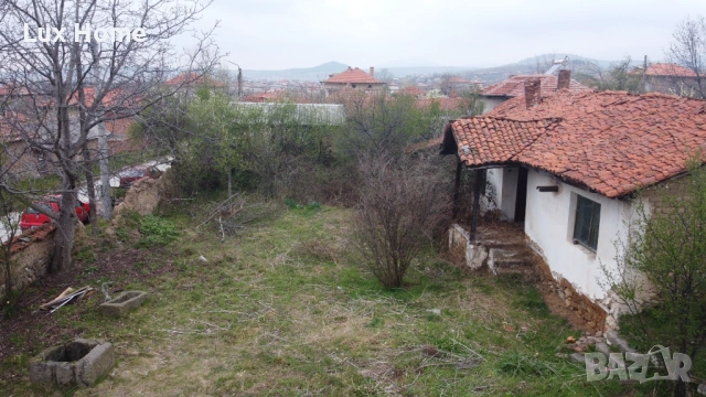 Къща с голям двор в Хисаря, снимка 7 - Къщи - 54740430