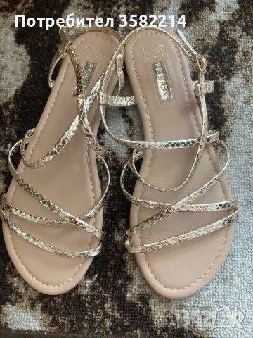 Нови златисти сандали Primark