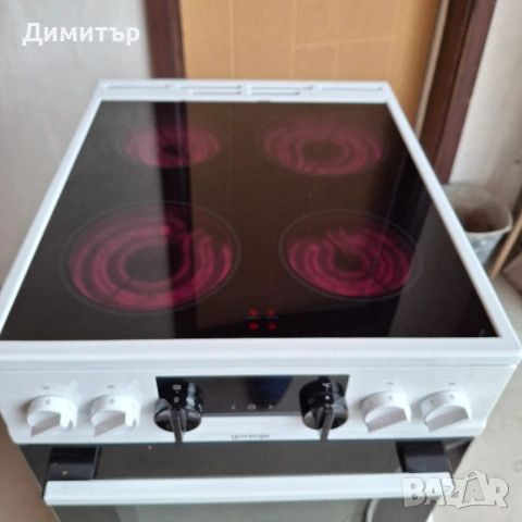 Електрическа печка с керамичен плот Gorenje 