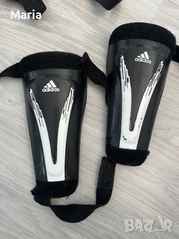 Adidas комплект футболни кори S + протектори за глезени + калъф, снимка 2 - Спортна екипировка - 55525714