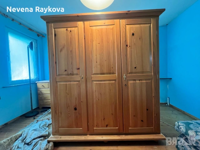 Масивен 3-крилен гардероб от естествено дърво, снимка 3 - Гардероби - 54617814