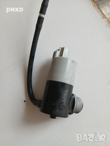 Помпичка течност чистачки Toyota, снимка 3 - Части - 54089736