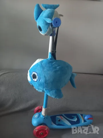 Тротинетка 3 колела с плюшено животинче Sharky + Каска