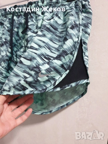 Дамски оригинални къси панталонки. Nike DRI FIT , снимка 3 - Къси панталони и бермуди - 55215795