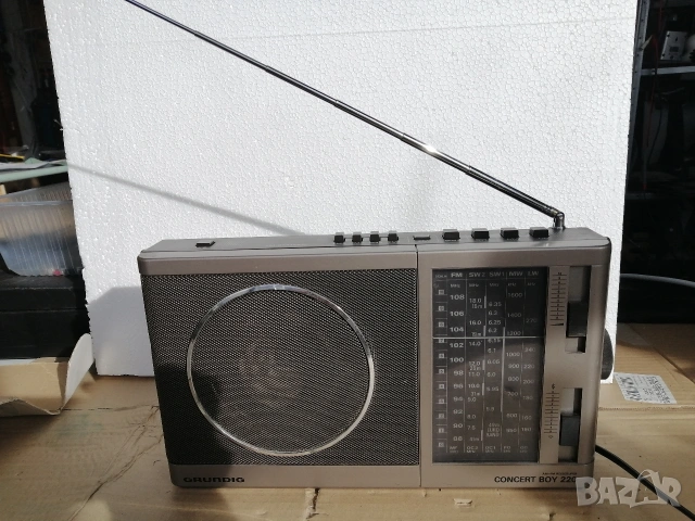 Радиоприемник GRUNDIG Concert Boy 220