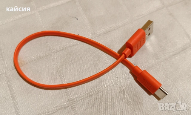 JBL кабел , снимка 2 - Слушалки и портативни колонки - 54093255