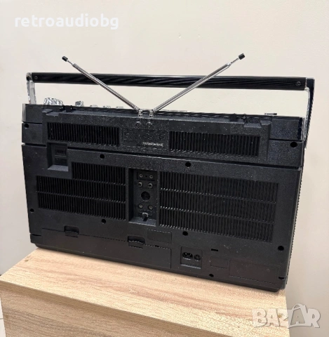 🔈Ретро колекционерски радиокасетофон Hitachi TRK-8180E Boombox🔈, снимка 5 - Радиокасетофони, транзистори - 54601072