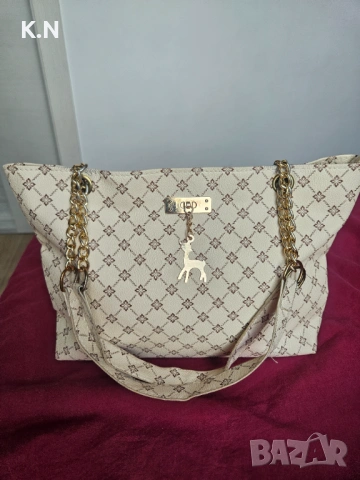 Дамска чанта , златни дръжки 