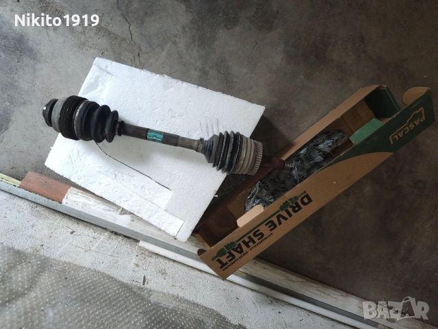 Продавам полуослка за Хюндай/Киа