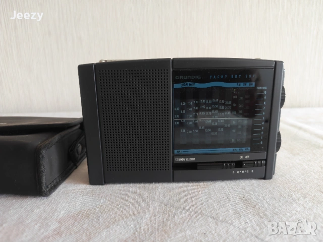  Преносим световен радиоприемник Grundig Yacht Boy 207