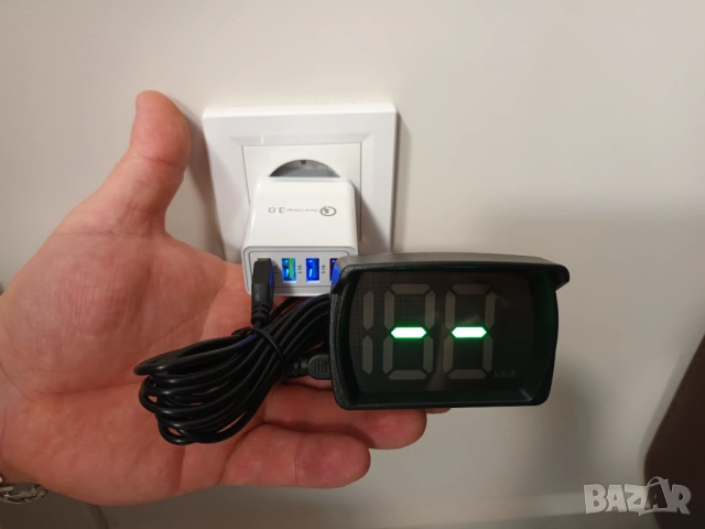 Километраж с GPS, автомобилен цифров скоростомер, LED дисплей, HUD, ХУД, Универсален, снимка 4 - Аксесоари и консумативи - 54393656