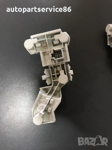 Комплект задни десни фасунги, странична светлина за Volvo V50 (2003-2008) 30698920, снимка 2 - Части - 54021355