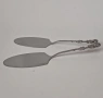 Две шпатули за сервиране с релефни дръжки, снимка 1