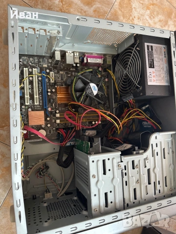 Продавам стари компютри/монитори, снимка 2 - За дома - 55049282