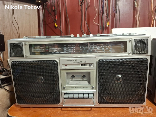 Продава се касетофон Universum Senator 16000. 