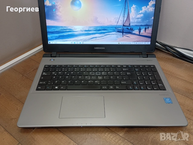 Лаптоп Medion Akoya E6429 / 15,6", снимка 2 - Лаптопи за работа - 55056876