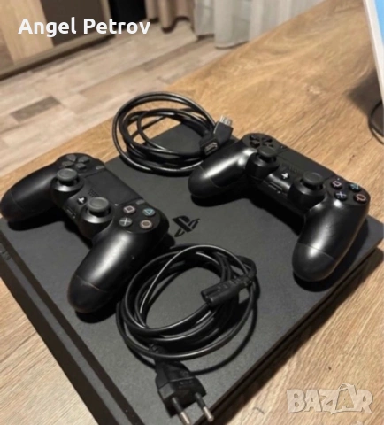 PlayStation 4 slim 