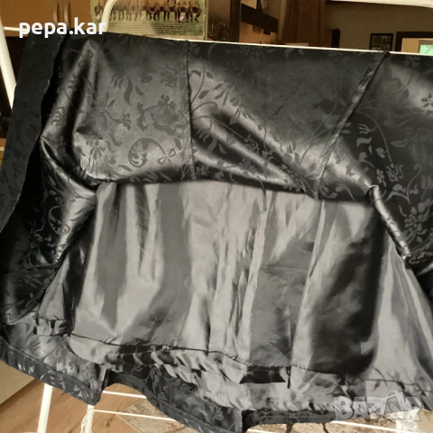 Черна пола  релефен сатен M разчер. Костюм, снимка 3 - Поли - 54004242