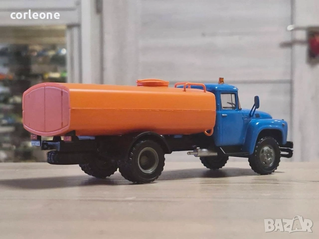 ЗИЛ-130 водоносна 1977 - мащаб 1:43 на DeAgostini моделът е нов в блистер, снимка 4 - Колекции - 55016470