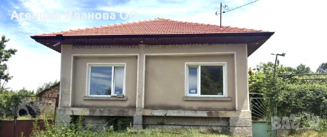 Реновирана къща с двор 1915 кв.м,овощна градина,с.Медовина, снимка 3 - Къщи - 54971487