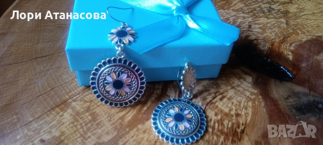 Винтидж комплект бижута в кралски стил за жени, елегантни ажурни обеци от цинкова сплав, снимка 5 - Обеци - 54003372