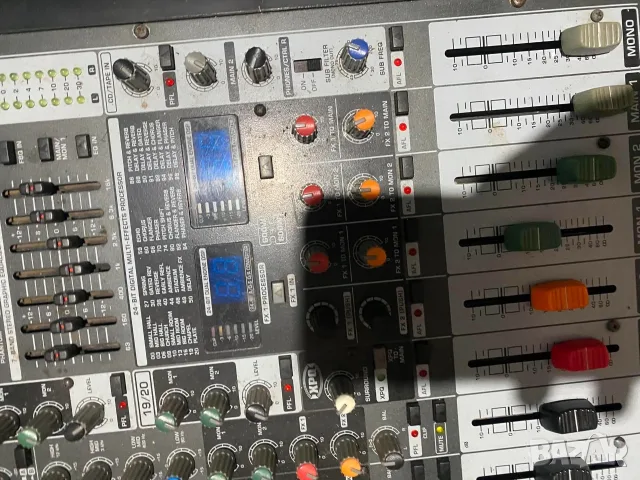 paur mixer беринжар 5000 два ефекта вградени усилватели