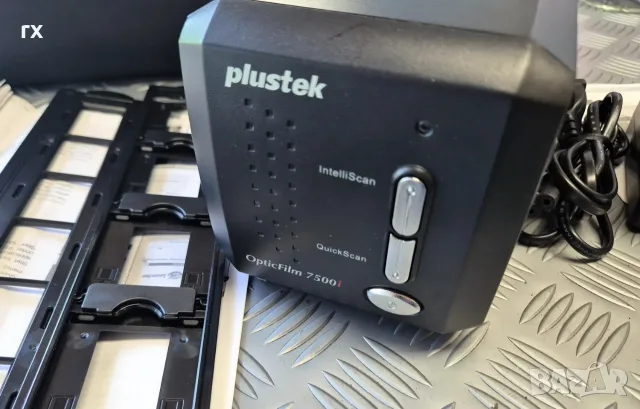 Професионален филмов скенер Plustek OpticFilm 7500i , снимка 3 - Чанти, стативи, аксесоари - 55340420