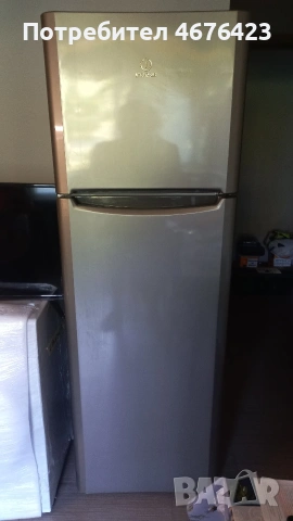 Хладилник indesit 175/60/60 с отделна горна камера