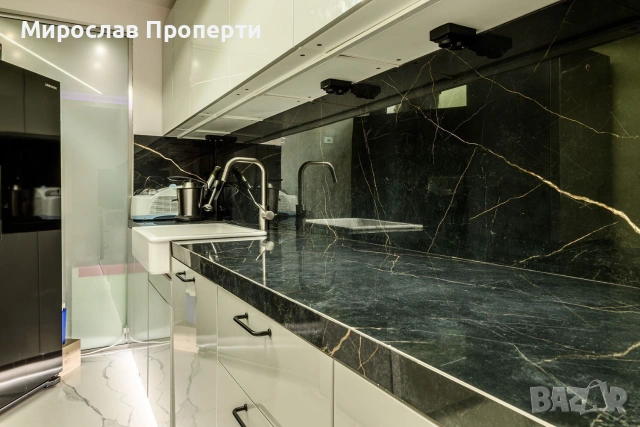 Продаваме Четиристаен апартамент в Лозенец, снимка 3 - Апартаменти - 55190369