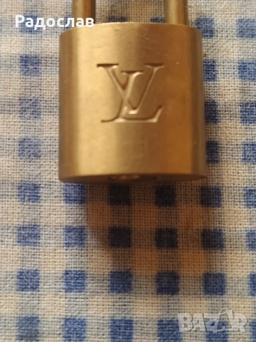 оригинален малък катинар Louis Vuitton Paris , снимка 6 - Други - 54073239