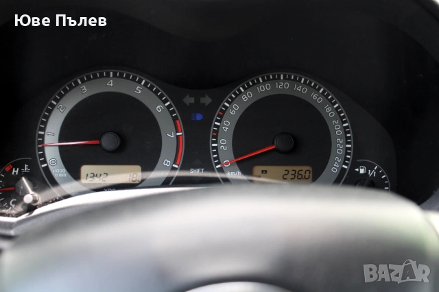 Toyota Auris II 1.6 (132 кс) + ГАЗОВ  ИНЖЕКЦИОН 2013 август, снимка 15 - Автомобили и джипове - 54730145