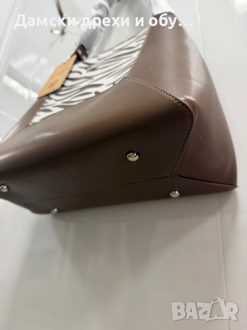 DOCA чанта , снимка 3 - Чанти - 55005637